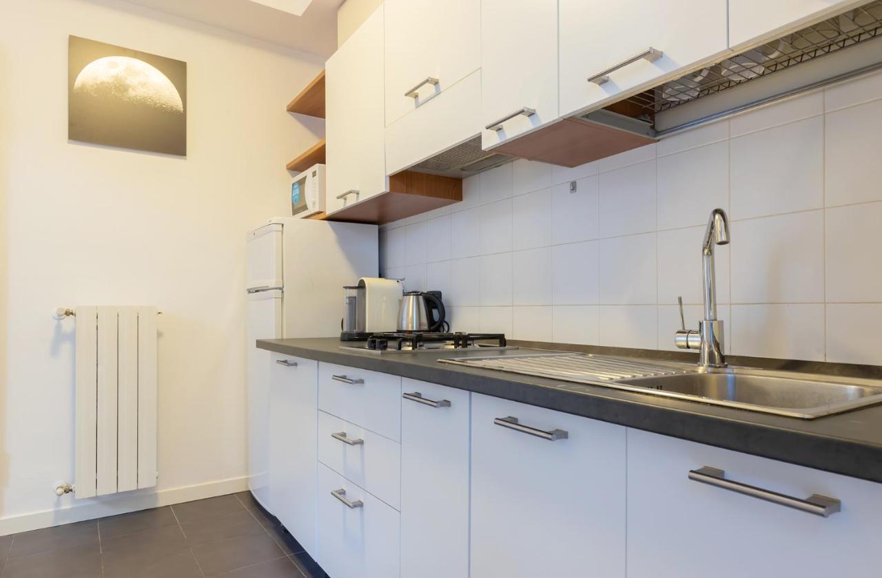 ミラノ20Mins From Duomo - Renovated Apt Near City Centerアパートメント エクステリア 写真