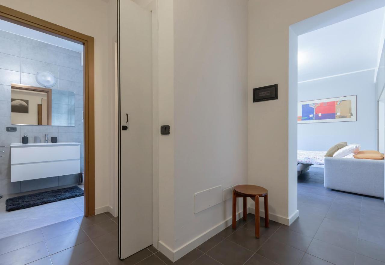 ミラノ20Mins From Duomo - Renovated Apt Near City Centerアパートメント エクステリア 写真