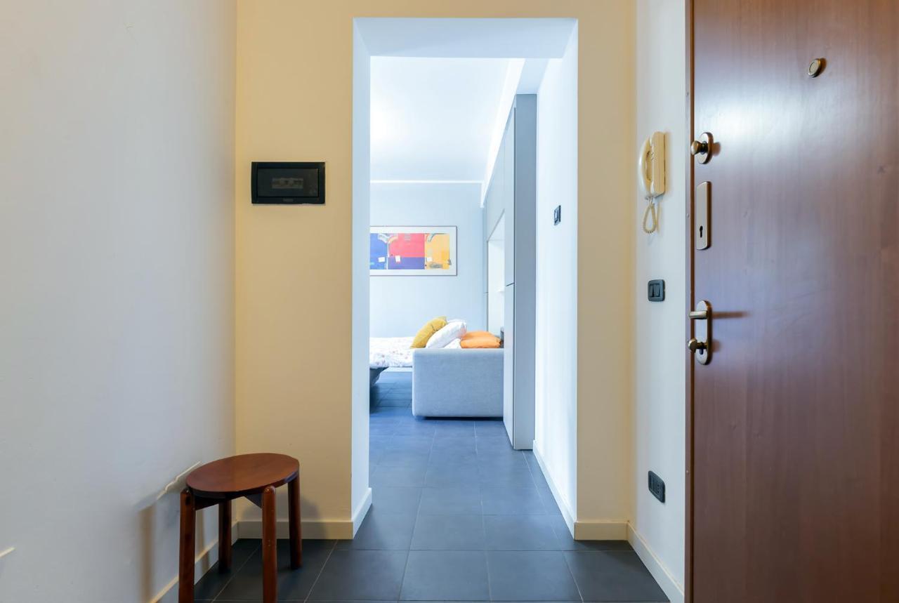 ミラノ20Mins From Duomo - Renovated Apt Near City Centerアパートメント エクステリア 写真
