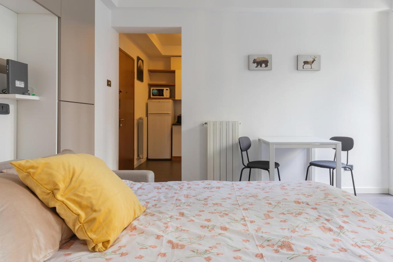 ミラノ20Mins From Duomo - Renovated Apt Near City Centerアパートメント エクステリア 写真